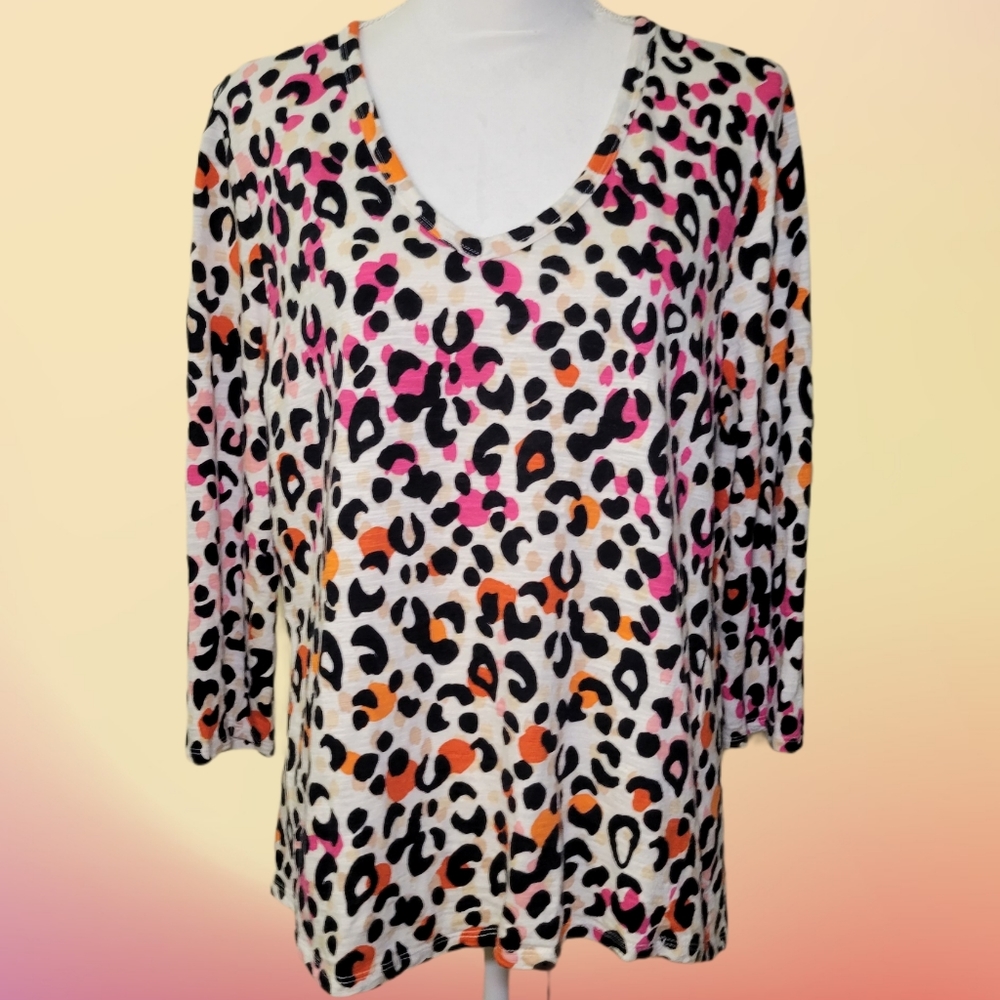 CHICO'S V-neck TEE